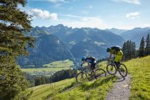 Biken im Bregenzerwald. • © Bregenzerwald Tourismus, Adolf Bereuter